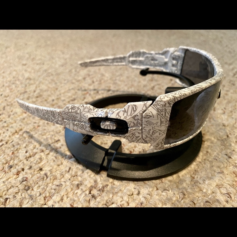 Oakley Oil Rig white Ghost text